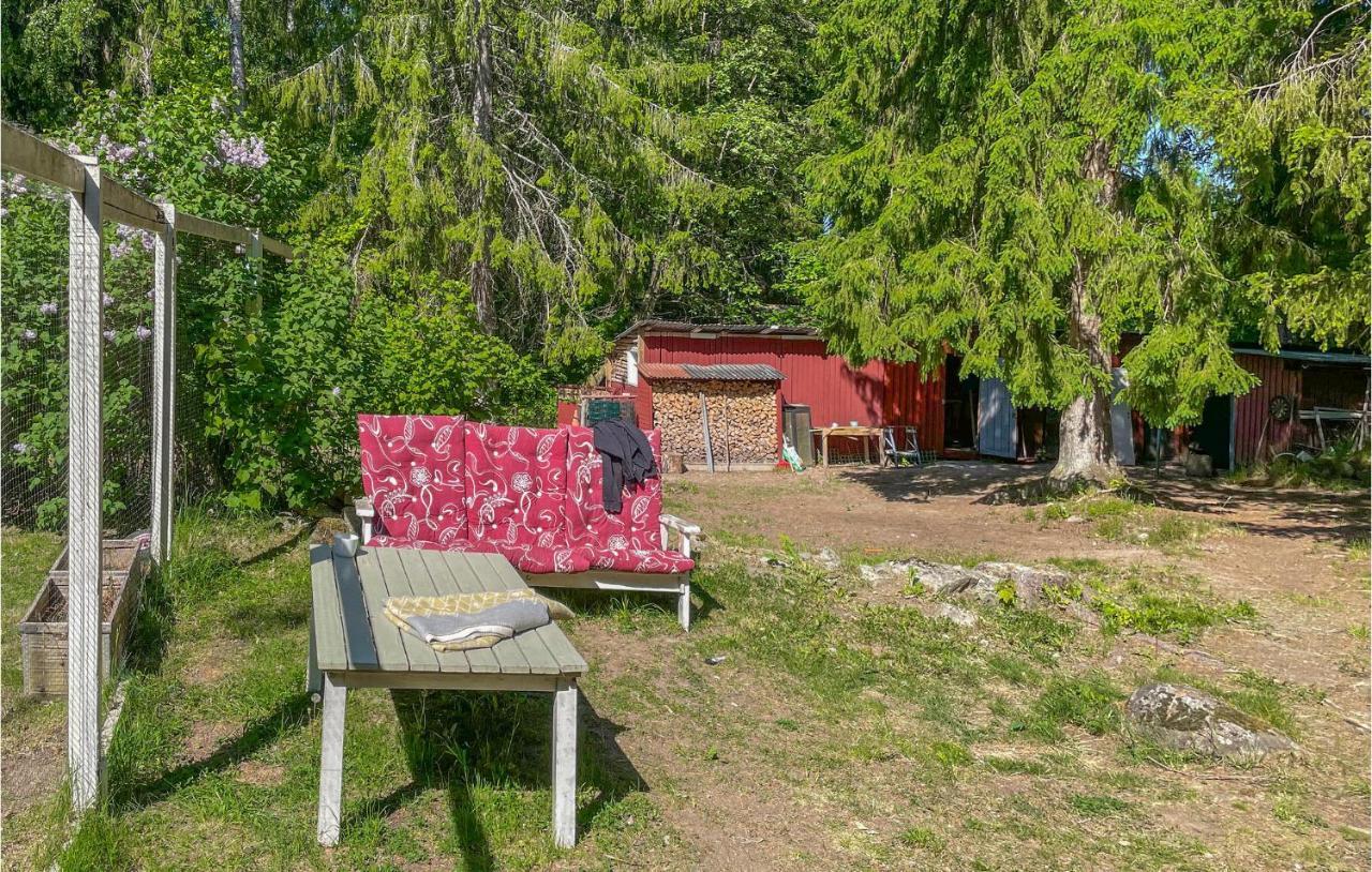 Cozy Home In Oerebro With Wifi Exterior foto